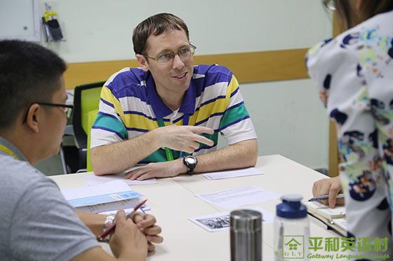 平和英语外教和学员们