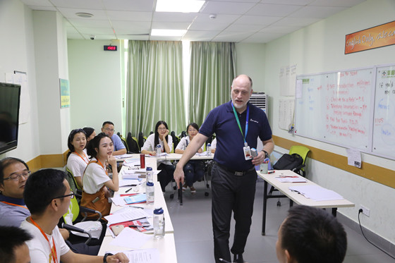 ƽ��Ӣ�����