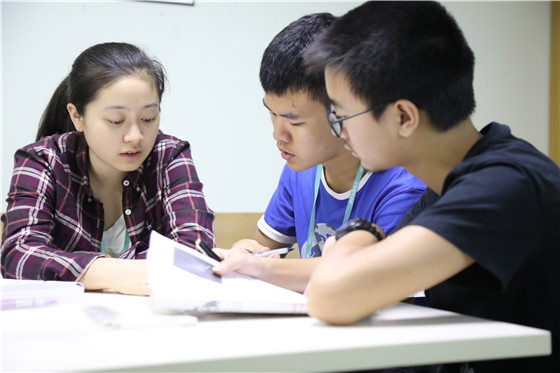 ƽ��Ӣ�����Ӣ��γ�